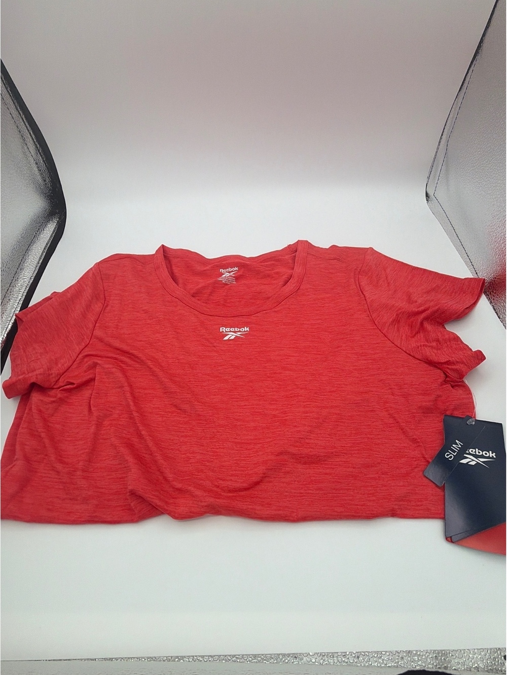 Reebok Off The Charts Slim Performance Tee in Hibiscus Heather - Large